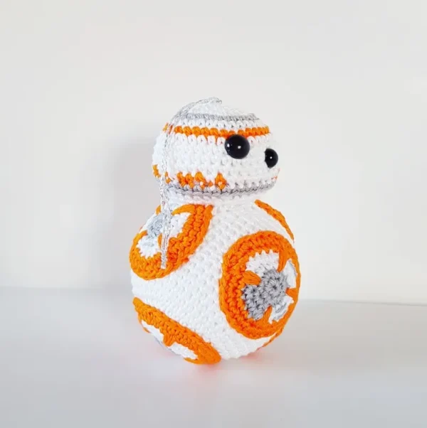 BB-8 Christmas bauble Easy Crochet Pattern