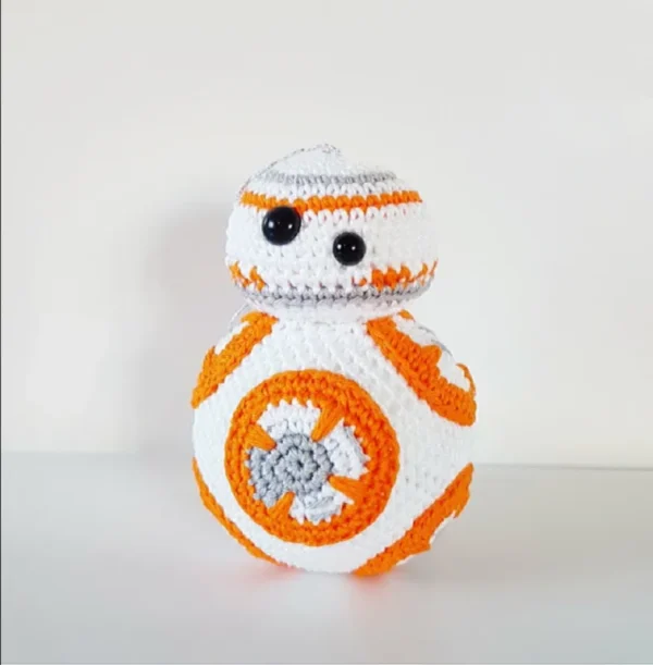 BB-8 Christmas bauble Easy Crochet Pattern