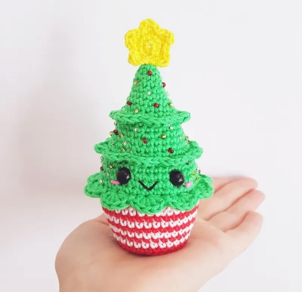 Crochet Cupcake Pattern For Christmas Easy DIY