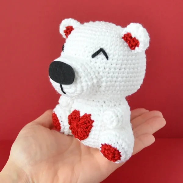 Valentines Day Teddy Bear – Crochet Pattern for DIY Gift