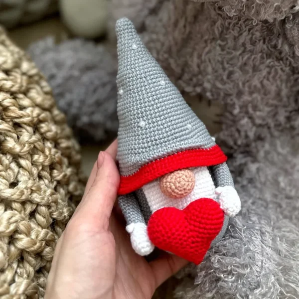 Gnome Valentine | Beginner-Friendly Crochet Pattern