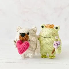 The Valentines Bear Amigurumi Crochet Pattern | Charming & Sweet